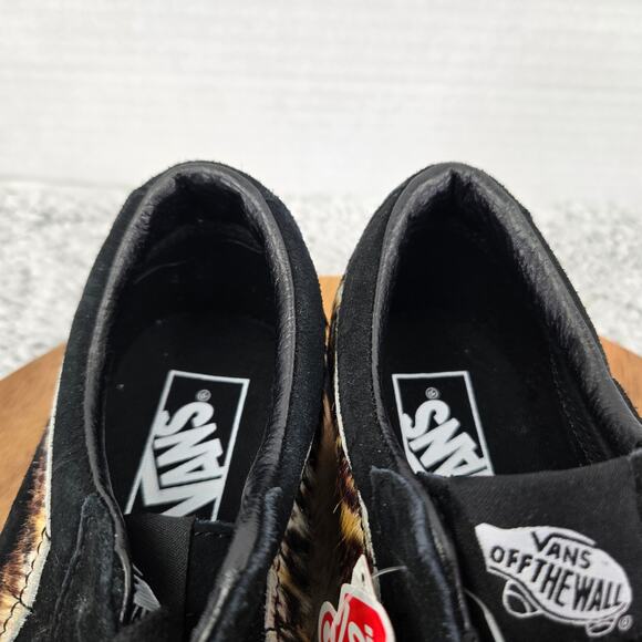 Vans Womens 7.5 Sk8-Low Black Tiger Faux Fur Athletic Gym Daily Skating Sneakers - Picture 7 of 14